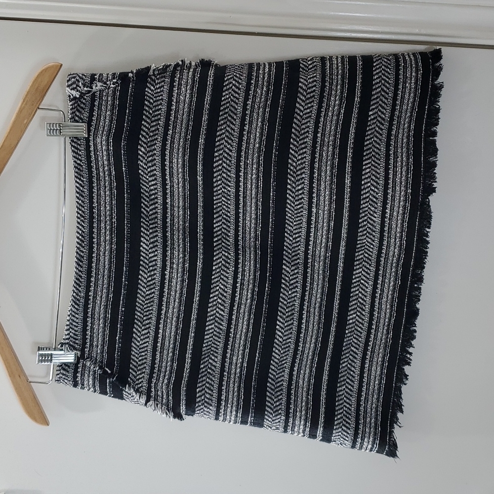 Loft Black/White Tweed with Fringe Skirt, sz 8 - Picture 1 of 8